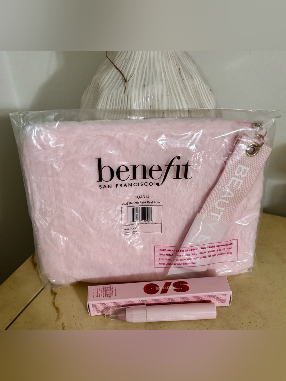 Benefit Pink Faux Fur Cosmetic Bag w/ O/S Lip Snatcher & Juicy  Shadow Crayon